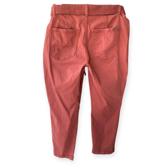 WHBM The Straight Crop Pant - Picture 2 of 13